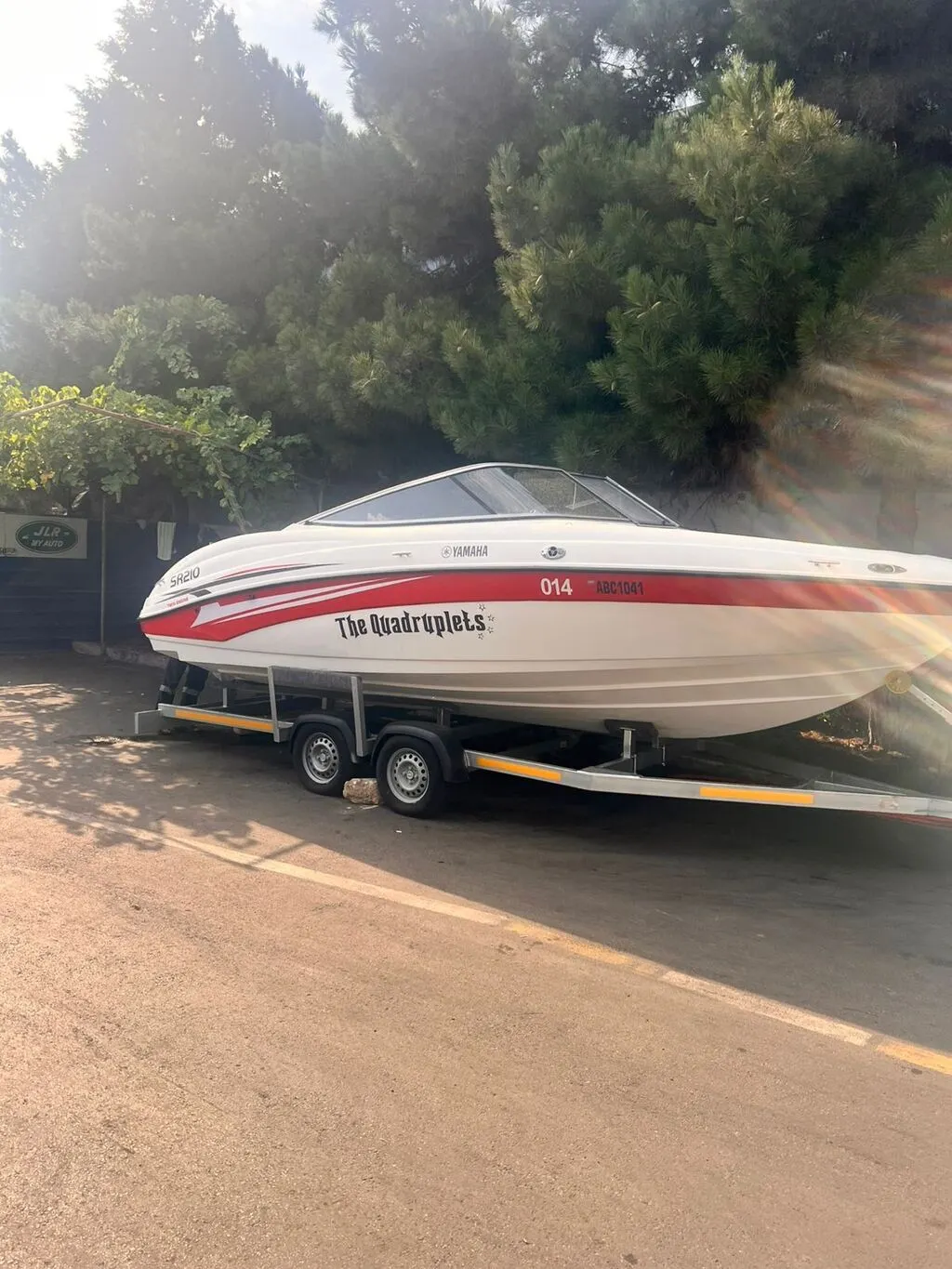Yamaha SR210 qayıq – sürətli gəzinti və su idmanı üçün ideal bowrider