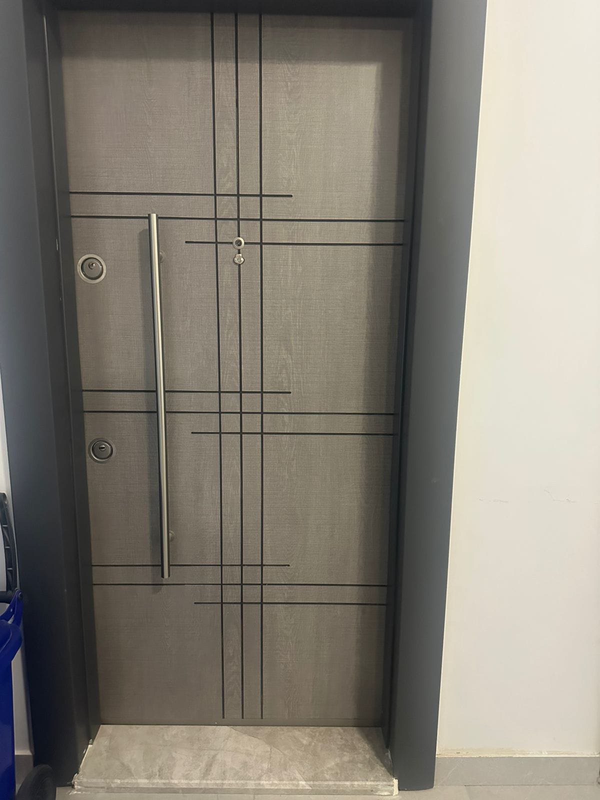 Seyf qapi satilir150 manat olcu 95/205