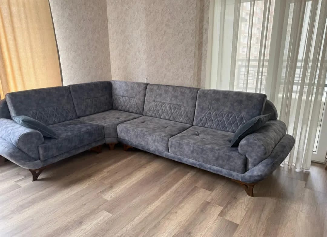 Divan satılır 300₼.