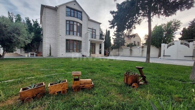 250 AZN/gün 5 otaqlı Həyət evi/Bağ evi kirayə verilir