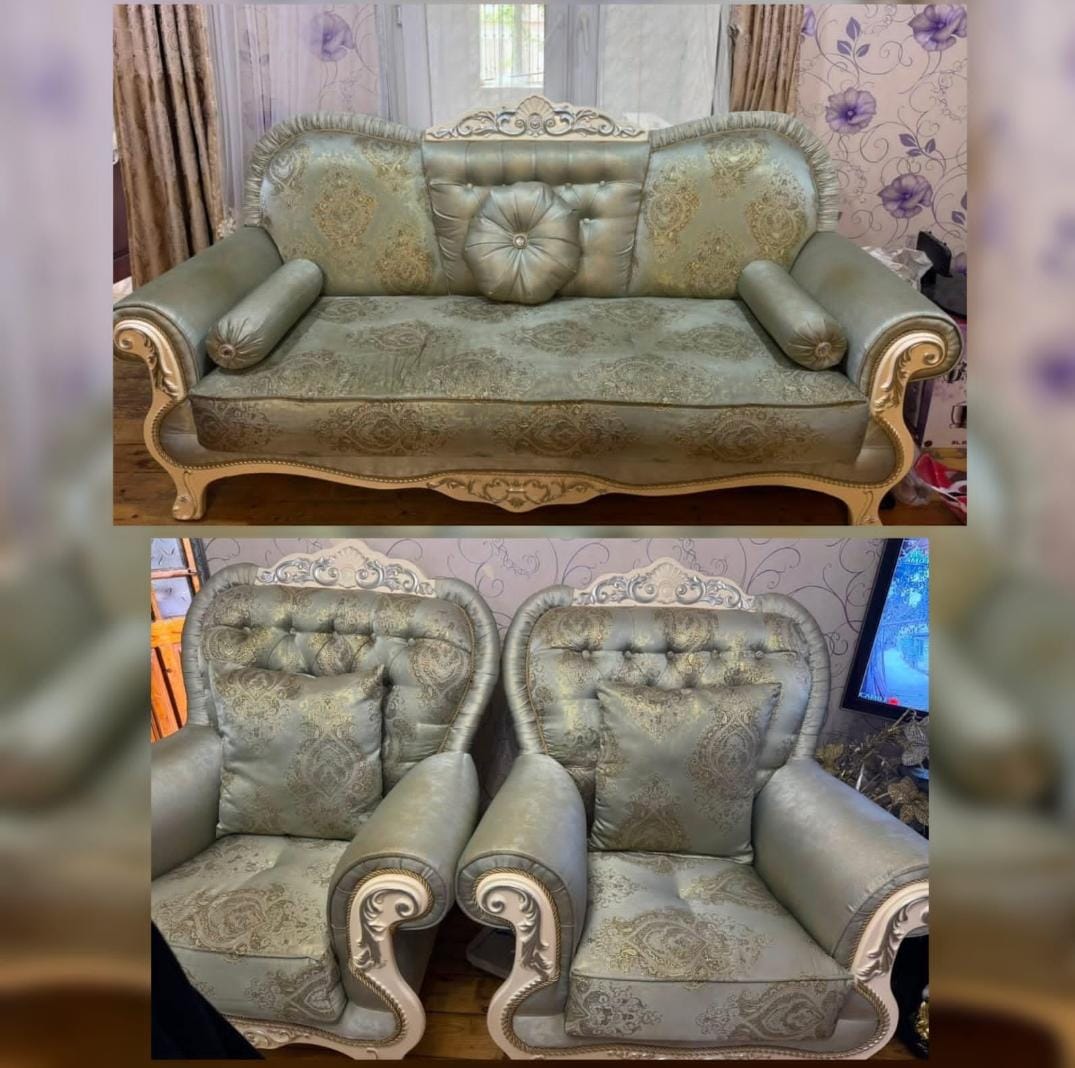 Divan dəsti satılır