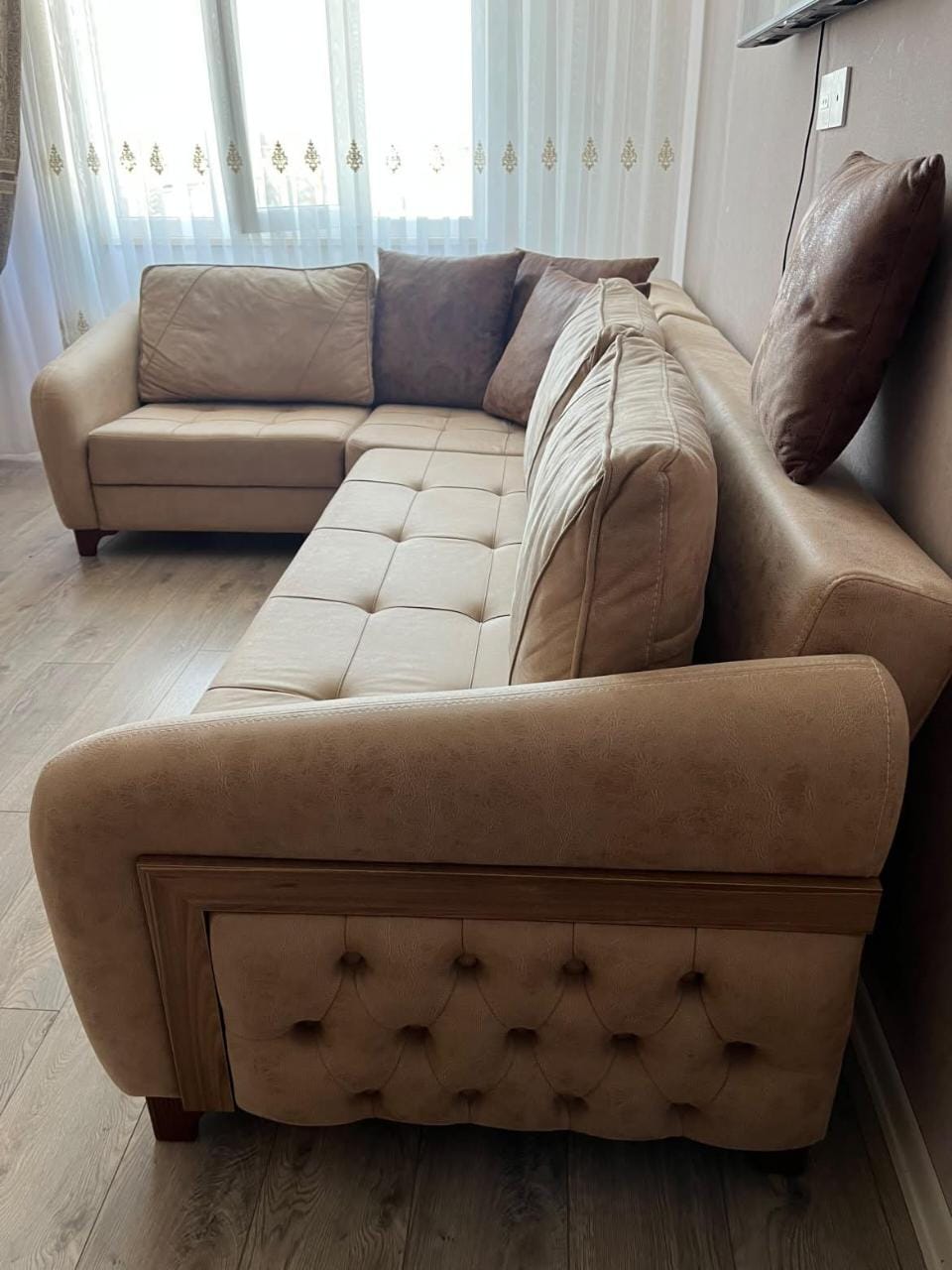 Divan 550azn satılır