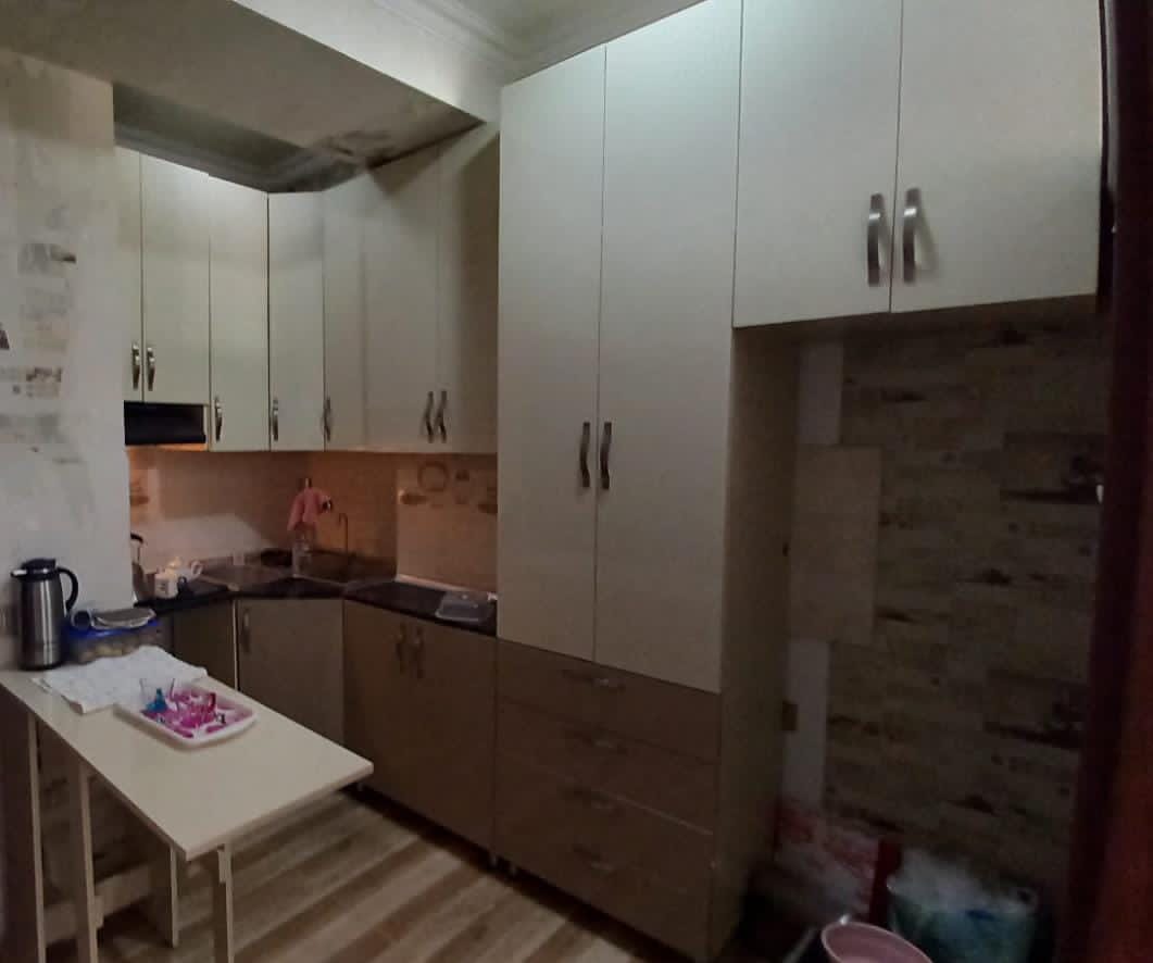 Mətbəx mebeli satılır 130₼...Ölçüsü umumi 5m..Üzərində moyka