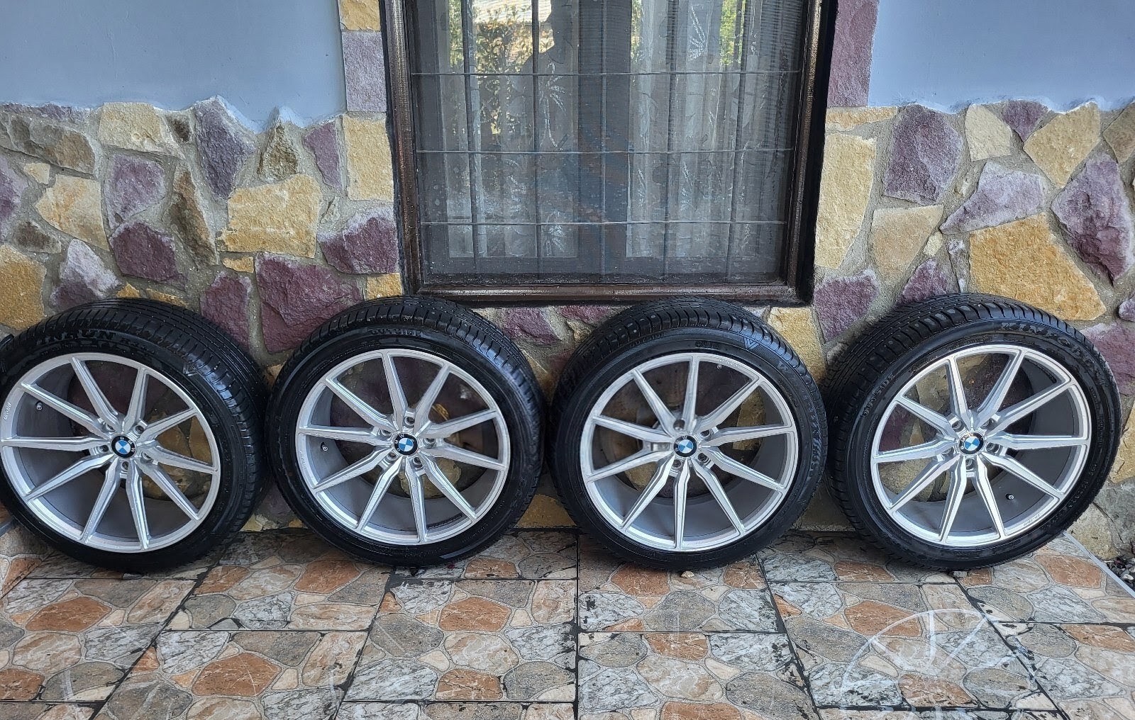 BMW təkərləri 255/45 R20, 275/50 R20