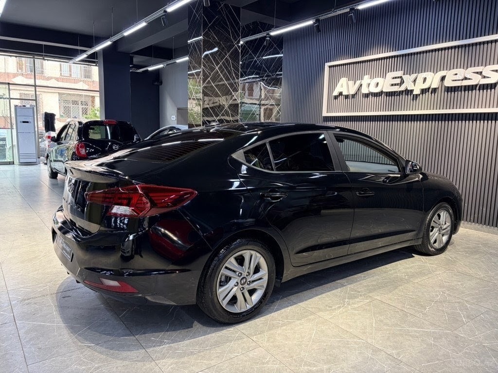 Hyundai Elantra, 2.0 L, 2019 il, 90 200 km