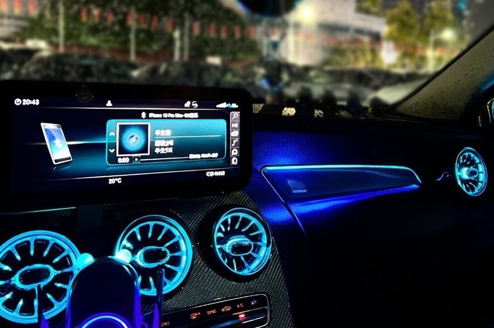 Mercedes" işıqlı hava vuranlar