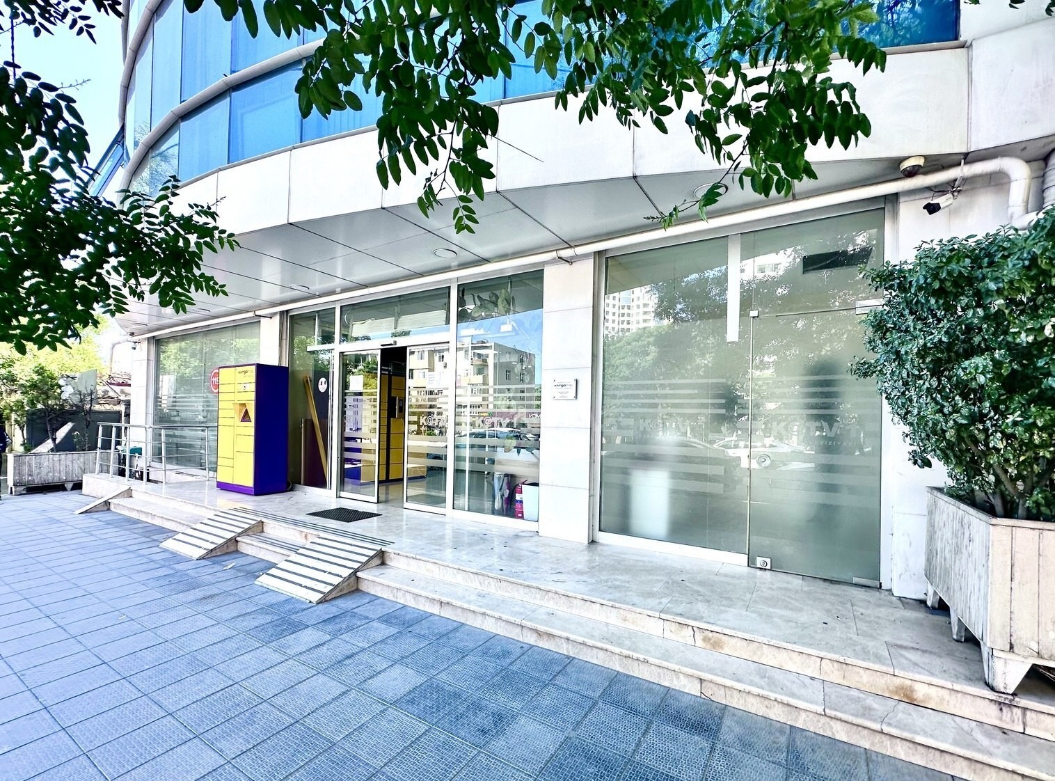 İcarəyə verilir obyekt 500 m², İnşaatçılar m.