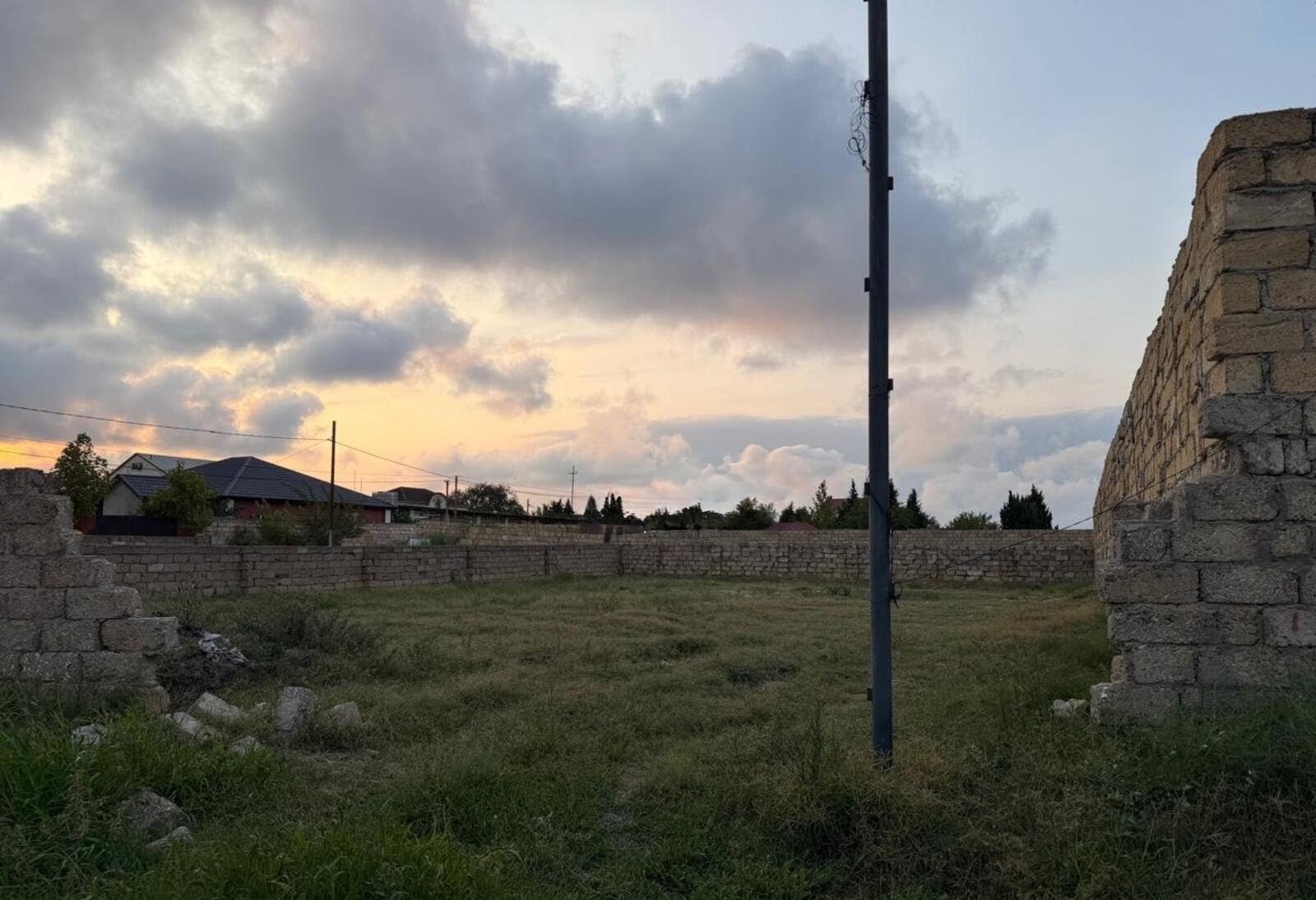 Pirşağıda 6 sot torpaq sahəsi satılır