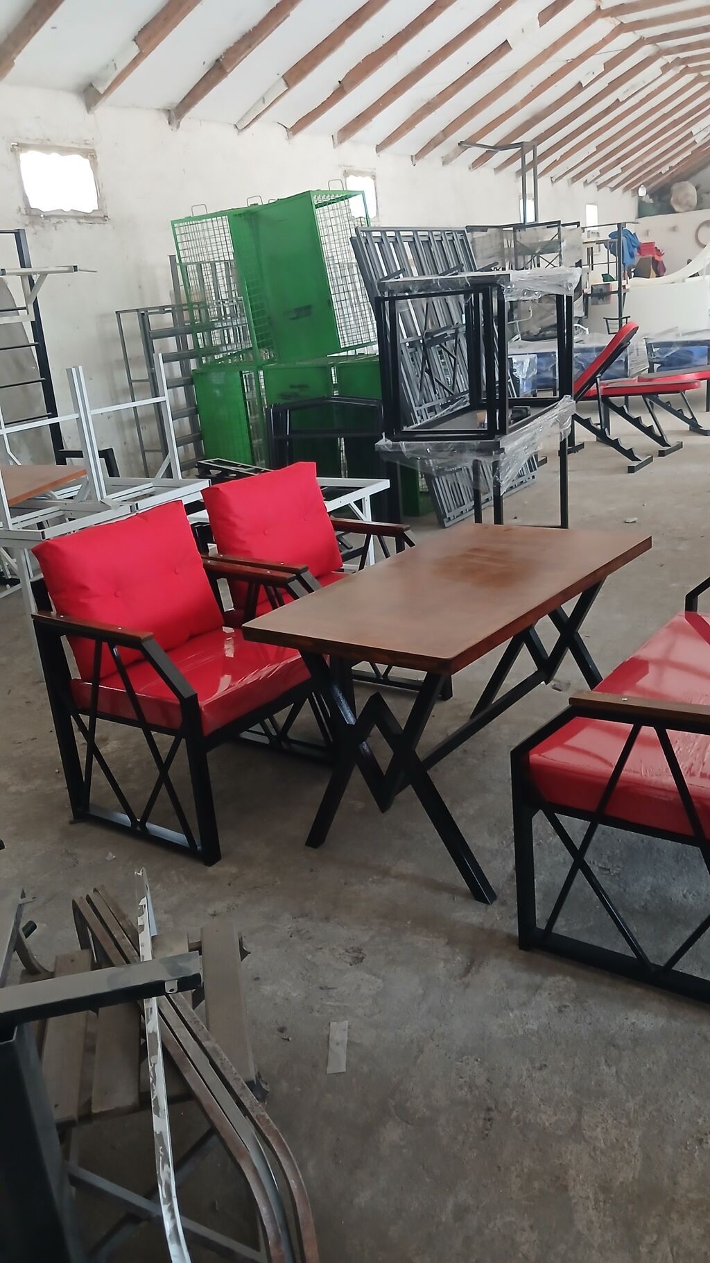 Metall karkaslı stol və kreslo dəsti