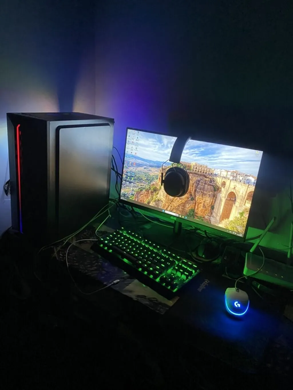 Gaming stolüstü kompüter komplekti