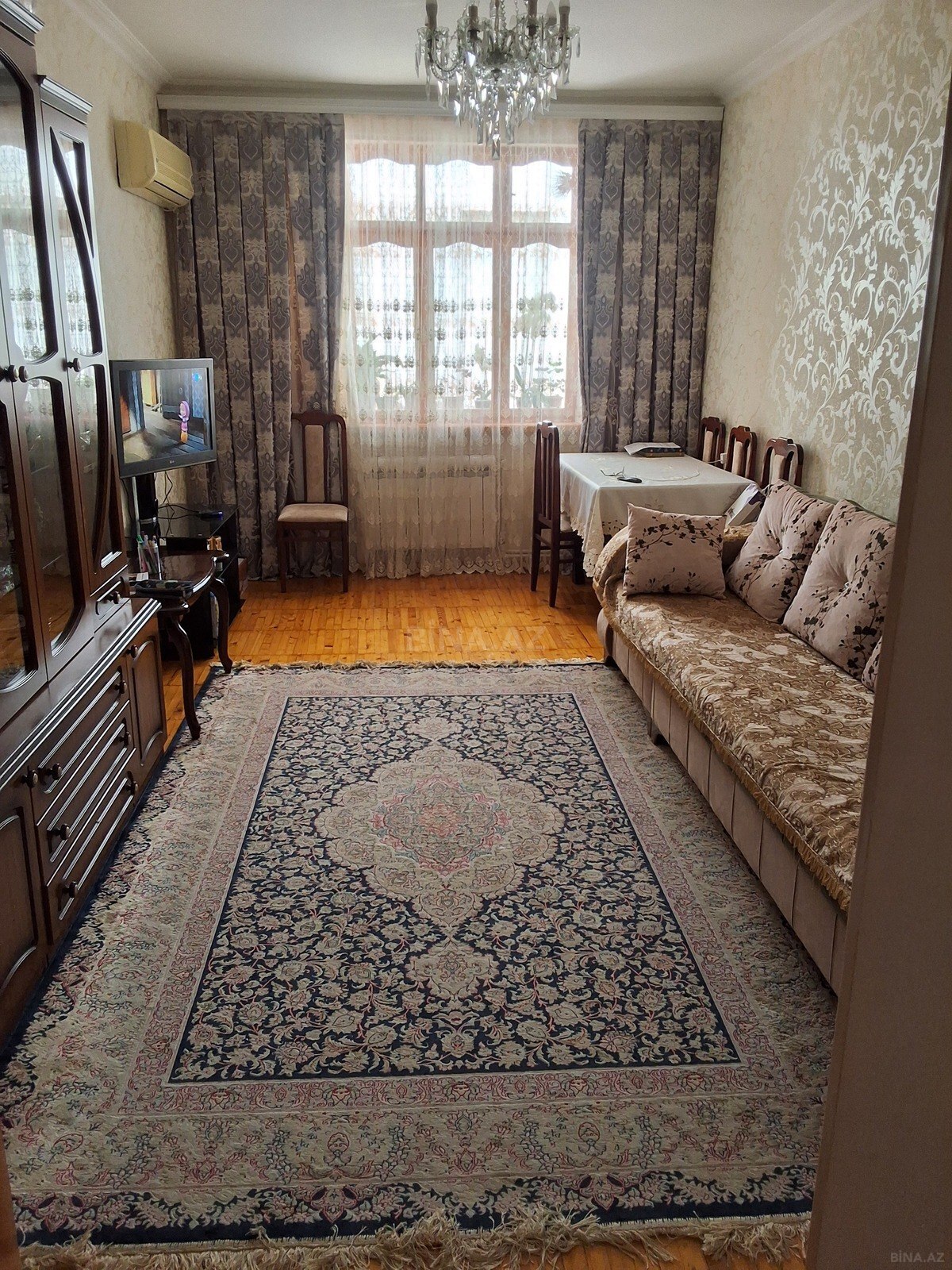 Satılır köhnə tikili ev