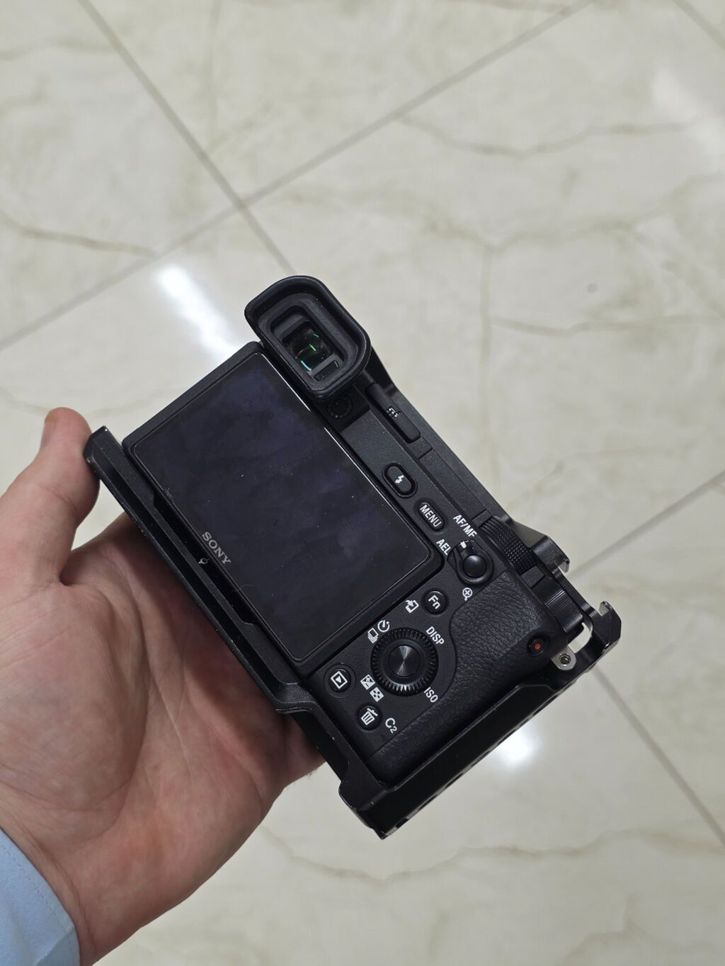 Sony a6400 foto/video kamera – SmallRig cage ilə birlikdə