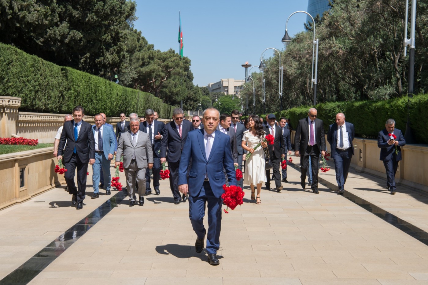 Agentlik sədri və kollektivi Fəxri xiyabanı ziyarət etdi - FOTOLAR