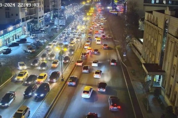 Bakının bir sıra yollarında tıxac YARANIB