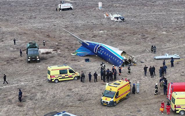 Qroznıya uçan təyyarənin pilotları Aktauda qurbanları belə yad etdi