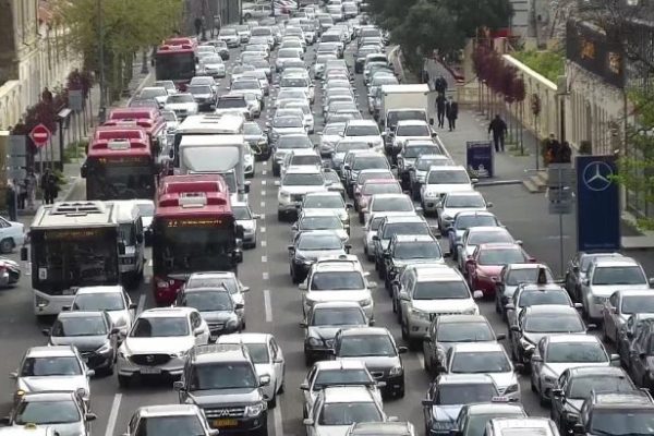 Bakıda hazırda sıxlıq müşahidə olunan yollar açıqlanıb