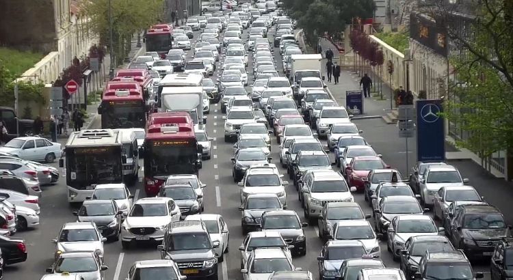 Bakıda hazırda sıxlıq müşahidə olunan yollar açıqlanıb