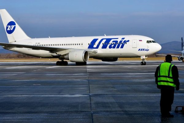 "UTair" təyyarəsinin Vnukovoya eniş səbəbi AÇIQLANDI