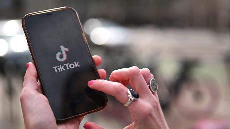 TikTok-u İlon Maska satmaq istəyirlər